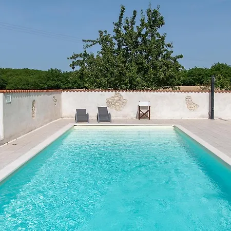 Le Chemin Bed & Breakfast 4*