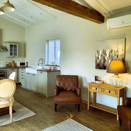 Le Chemin Bed & Breakfast 4*