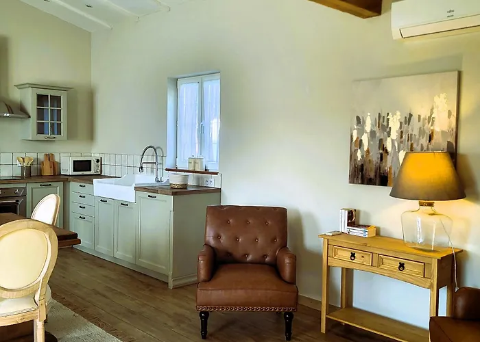 Le Chemin Bed & Breakfast 4*